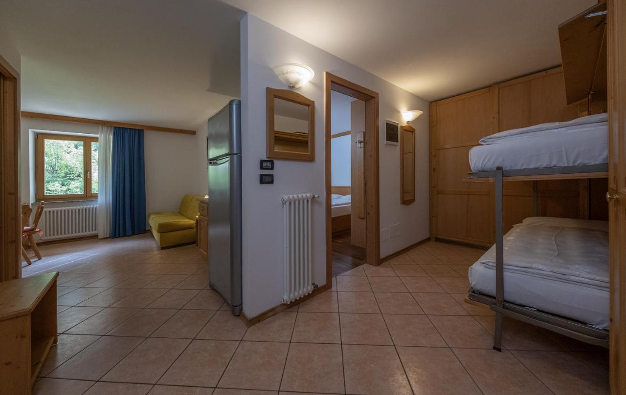 Aparthotel Kristall- Fiemme Holidays