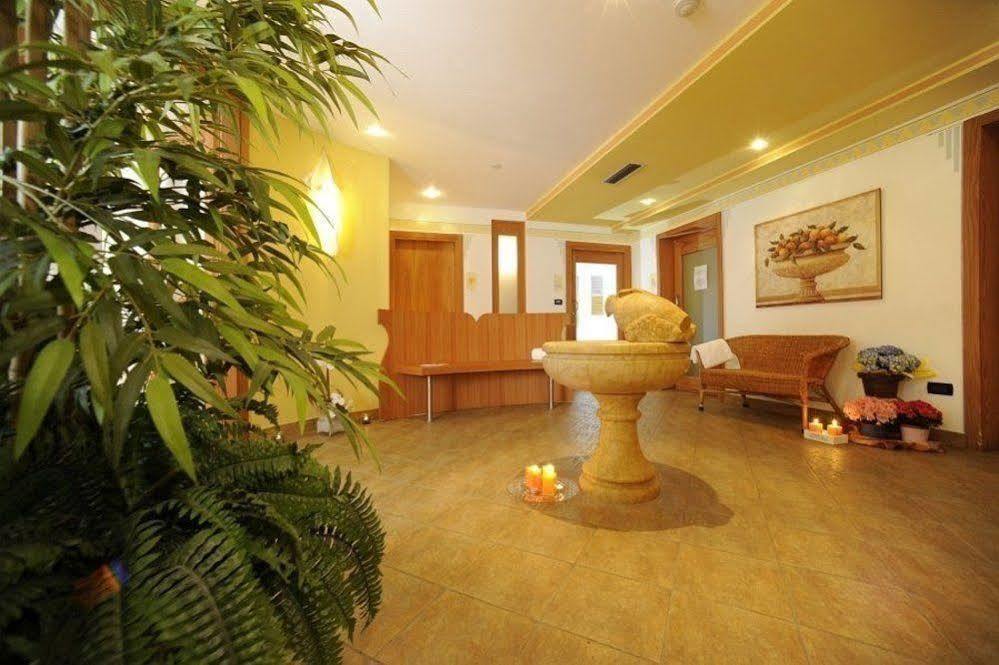 Aparthotel Kristall- Fiemme Holidays Predazzo