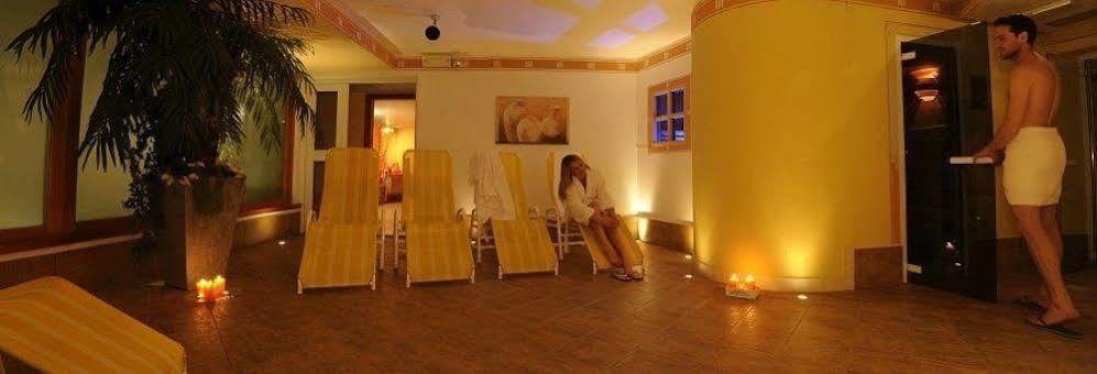 Aparthotel Kristall- Fiemme Holidays 3*
